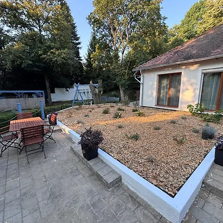 Majus 1 Vendeghaz - 3*