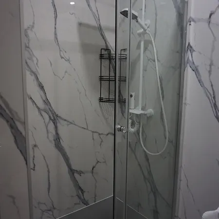 Majus 1 Vendeghaz -