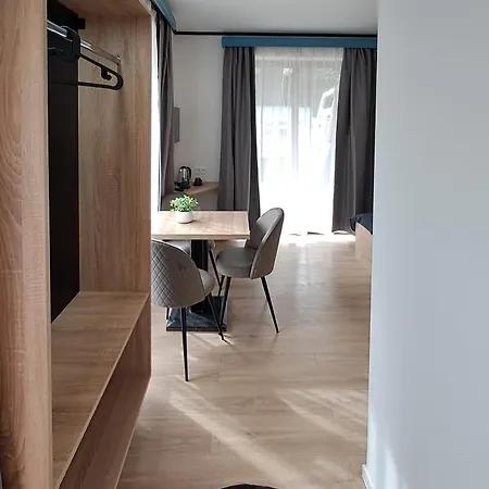 Május 1 - Bed and breakfast 3*