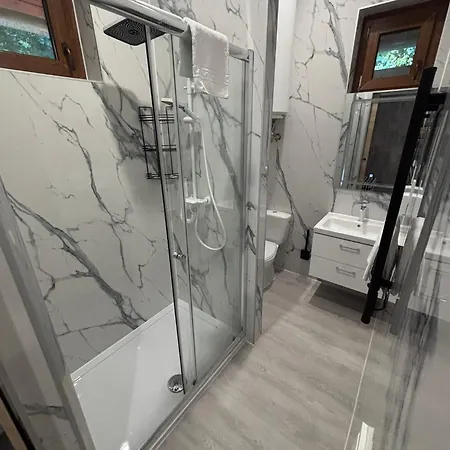 Majus 1 Vendeghaz -