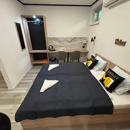 Bed and breakfast Május 1 - 3*