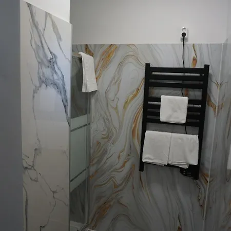 Majus 1 Vendeghaz - 3*