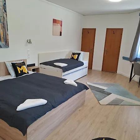 Majus 1 Vendeghaz -