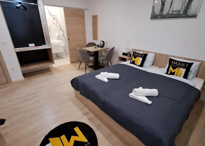 Bed & Breakfast Majus 1 Vendeghaz -