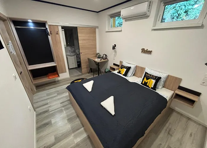 Majus 1 Vendeghaz - 3* Szombathely