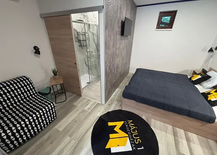 Bed & Breakfast Majus 1 Vendeghaz -