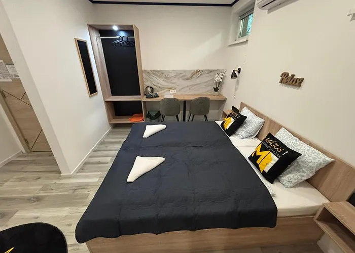 Bed & Breakfast Majus 1 Vendeghaz - 3*